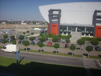 Apartament situat  vis a vis de  Sala Polivalenta