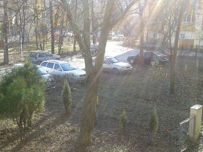 Apartament 4 camere decomandat situat pe Dezrobirii